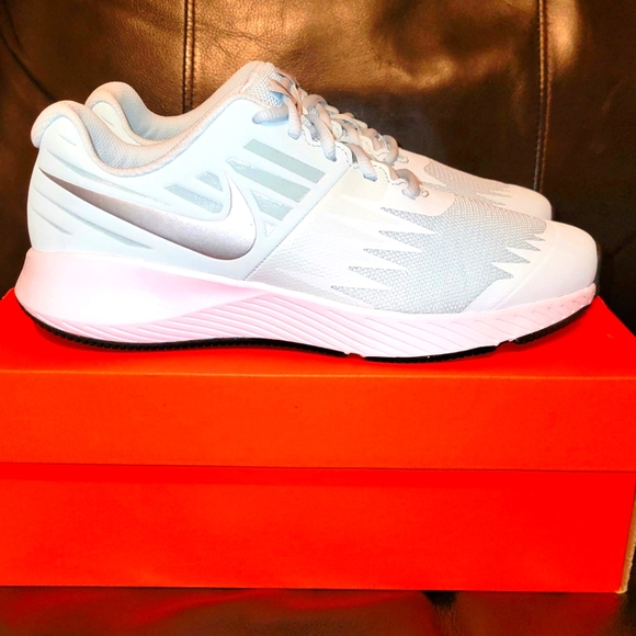 Nike Star Runner NWT - Picture 7 of 10